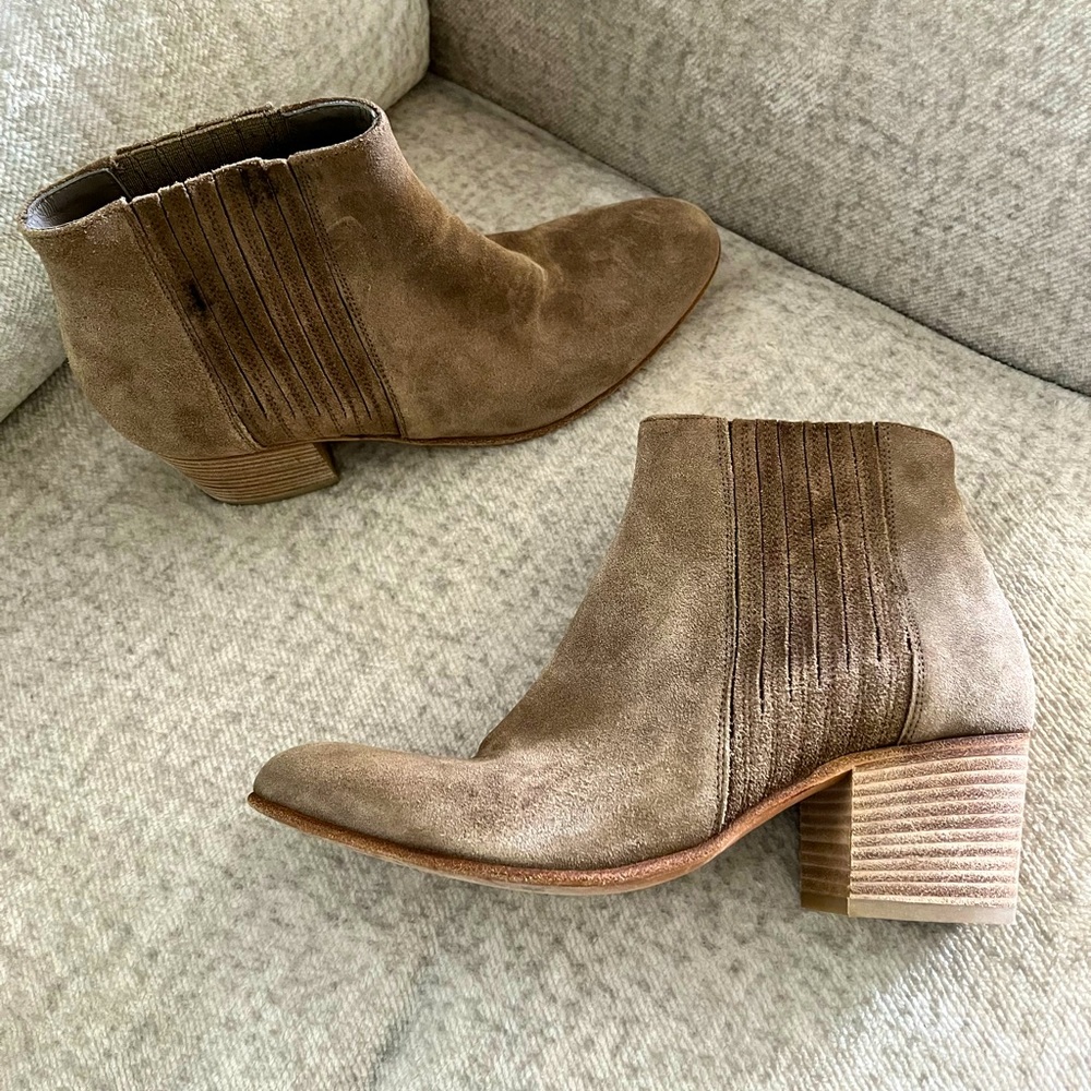 Vince Haider Suede Chunky Heel Slip On Ankle Boots Size 8
